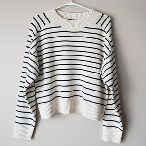 Suzy Shier Crop Sweater 💙